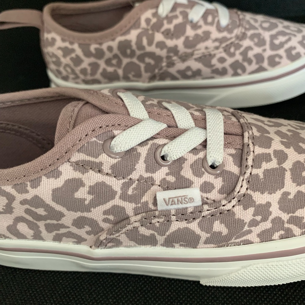 NWT- VANS Kids Sneakers with Leopard Pattern - Light Pink - Picture 3 of 9